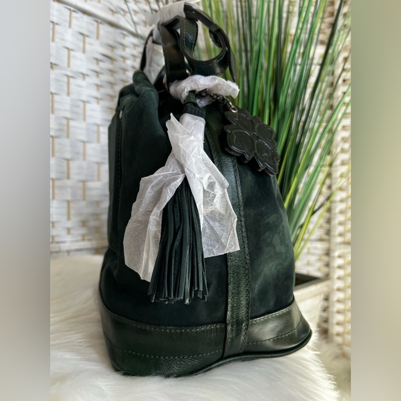 NWT- Melrose Drawstring
Bucket Bag With Key Fob
Brushed Italian Nubuck Leather - Picture 4 of 10